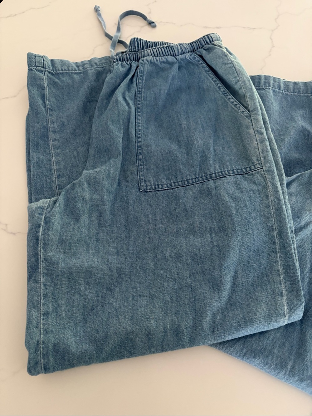 L.L Bean MP Sunwashed Denim Straight-Leg Crop Pants EUC Light Denim. 
1 pair - Picture 2 of 12
